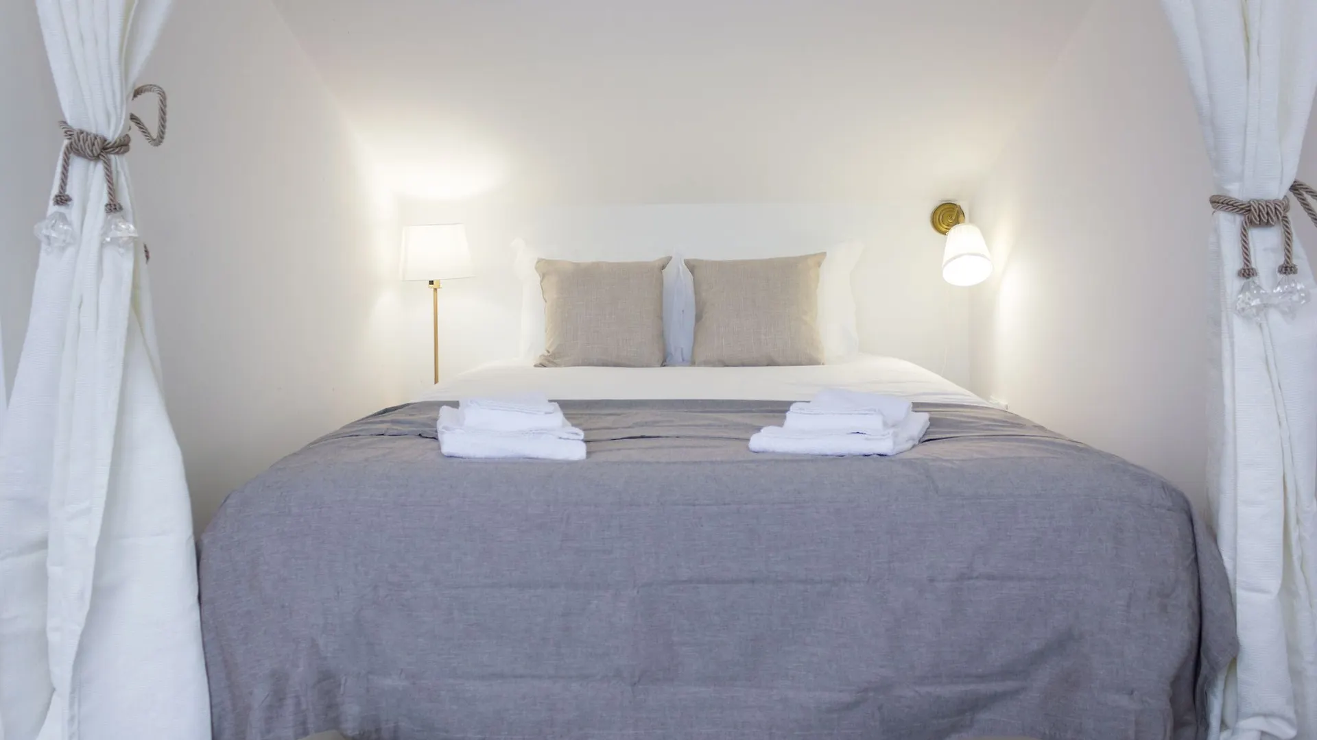 Rossio Penthouse By Lu Holidays Lisbon Portugal