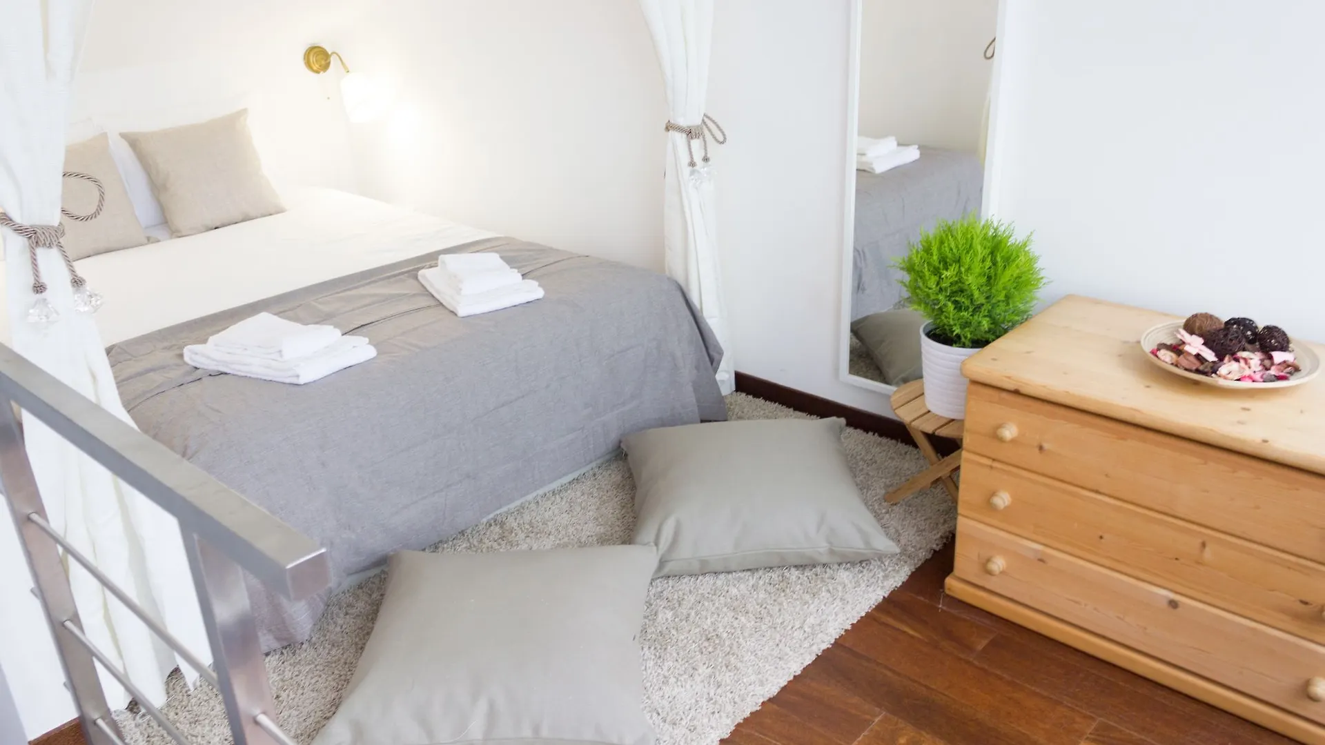 Rossio Penthouse By Lu Holidays Lisbon 0*,  Portugal
